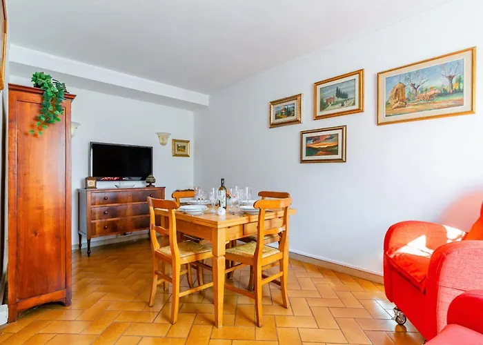 Pisa Airport Comfy Apartment - Private Parking