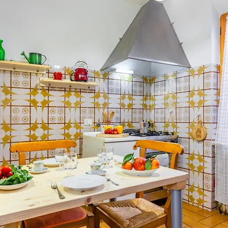 Pisa Airport Comfy Apartment - Private Parking Exterior photo