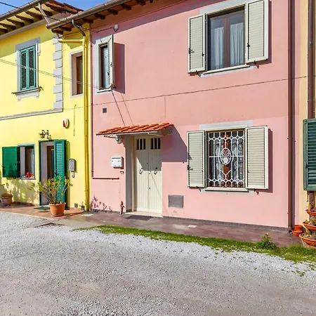 Pisa Airport Comfy Apartment - Private Parking Exterior photo